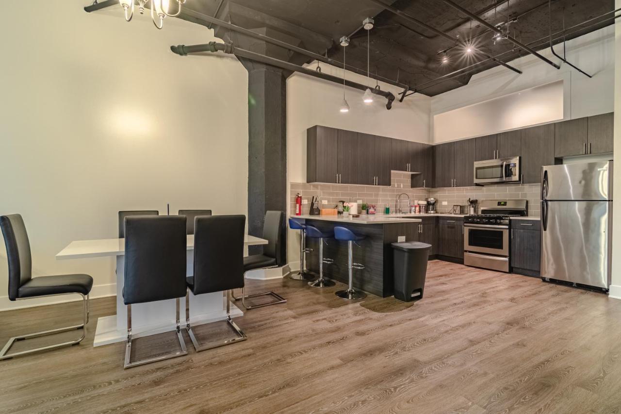 Ideal 3Br Business Or Leisure Rental In Chicago Fully Stocked Kitchen & Fast Internet With Optional Parking Near Soldier Field, Grant Park & Mccormick Place Luaran gambar